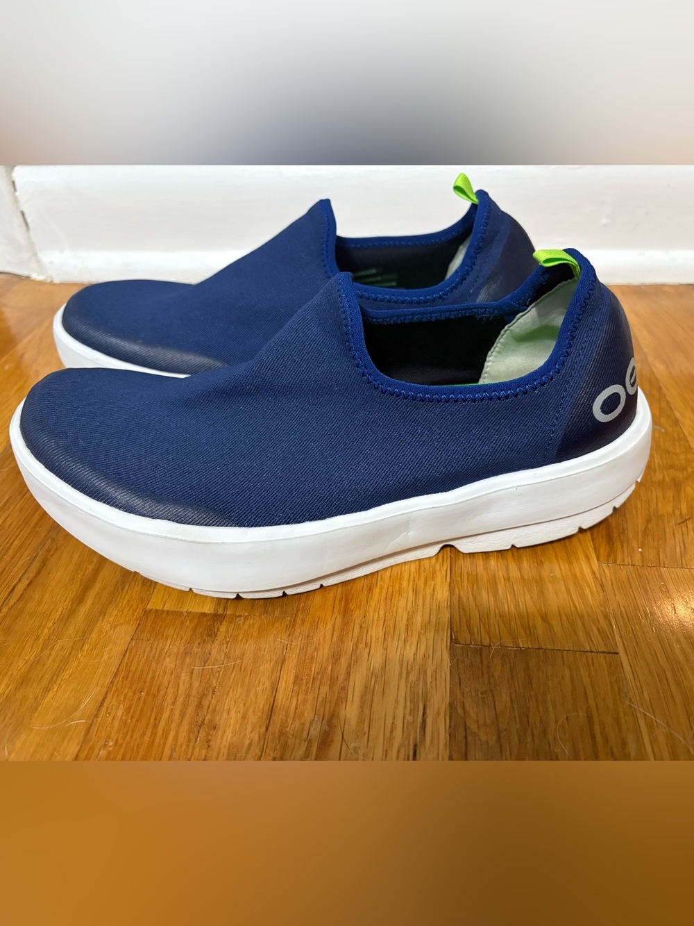 OOFOS OOmg eeZee Low women’s recovery shoes, Size 8 - Picture 2 of 10